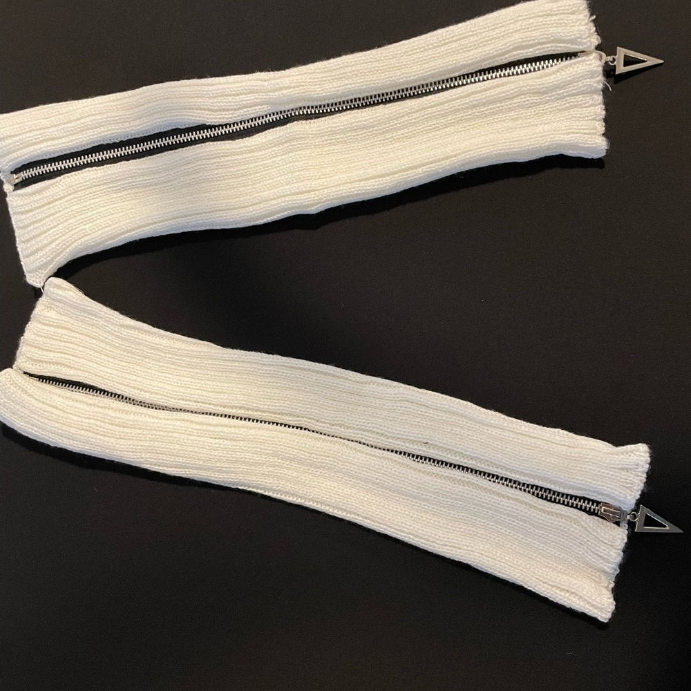 Y2K Knit Zipper Arm Warmers White Triangle Charm Fingerless Gloves Trendy